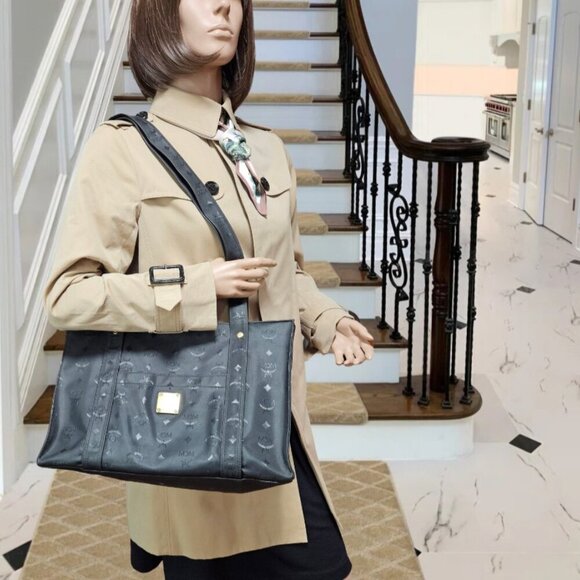 Price is FIRM⚠️ MCM Logo Printed Shoulder Bag - Picture 10 of 17